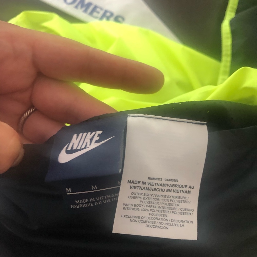 Reversible Nike Windbreaker - Picture 9 of 9